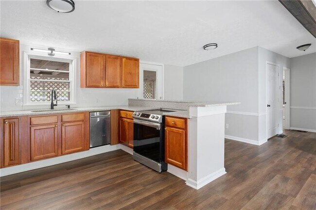 Building Photo - 119 McBee St