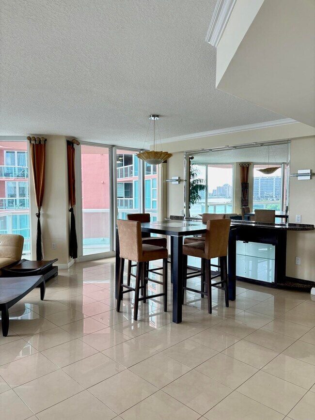 Building Photo - 3370 Hidden Bay Dr