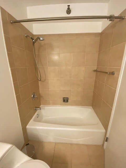 Building Photo - 512 N McClurg Ct