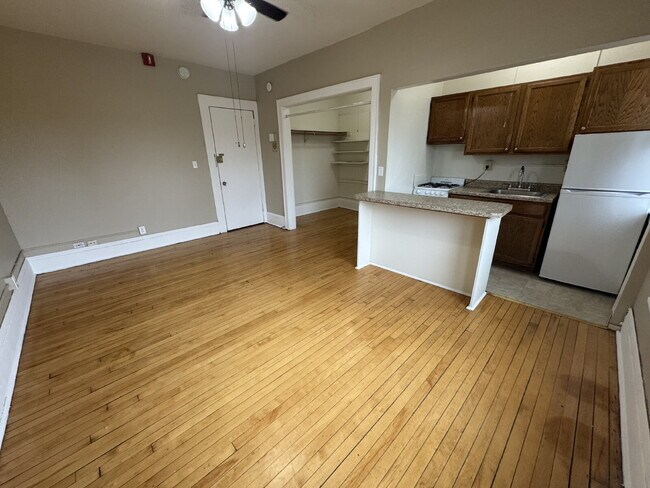 Building Photo - 900 Centennial Pl