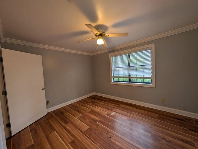 Building Photo - 741 Cherry Dr