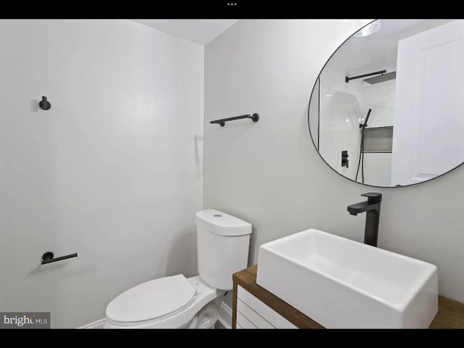 Building Photo - 9817 Inglemere Dr