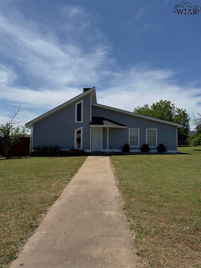 Primary Photo - 4301 Edgehill