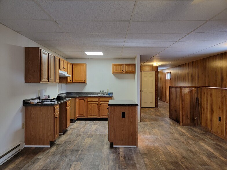 Building Photo - 84 Gross St