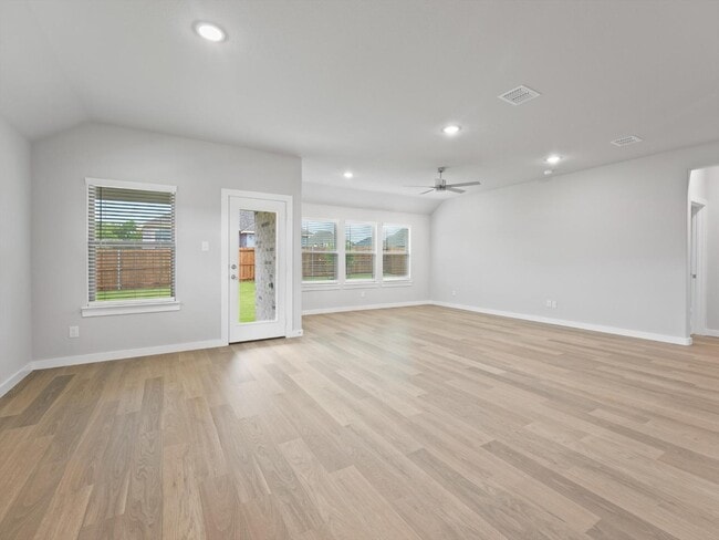 Building Photo - 564 Moonrise St