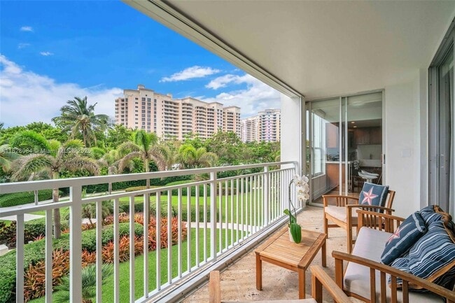 Building Photo - 611 Ocean Dr