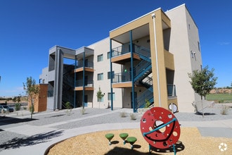 Building Photo - Soleras Station