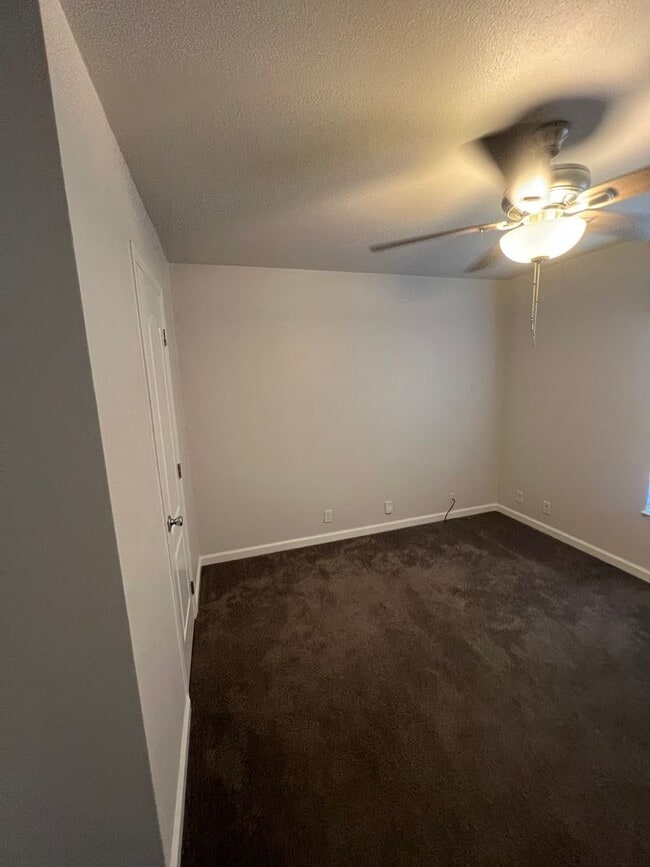 Building Photo - Paradise Home for rent, Great Location, 3 ...