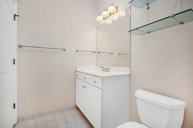 Building Photo - 400 N Church St