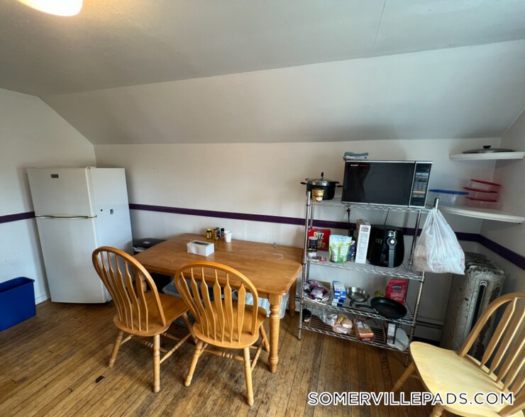 Building Photo - 11 Burnham St