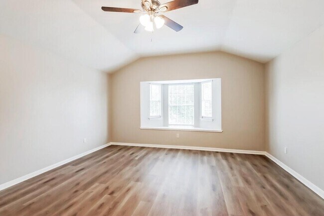 Building Photo - 2842 Fox Ravine Dr