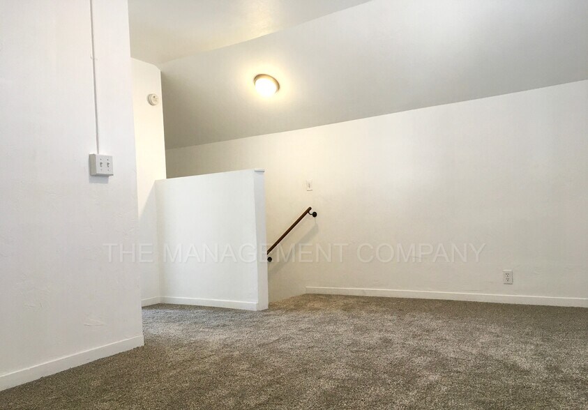 Building Photo - 651 2nd Ave N