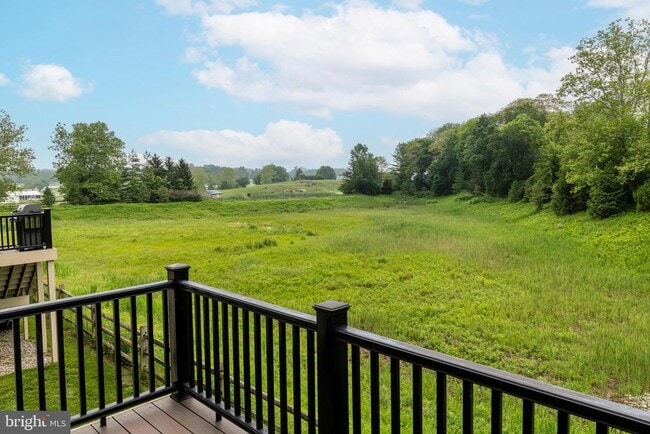 Building Photo - 6098 Creekside Dr