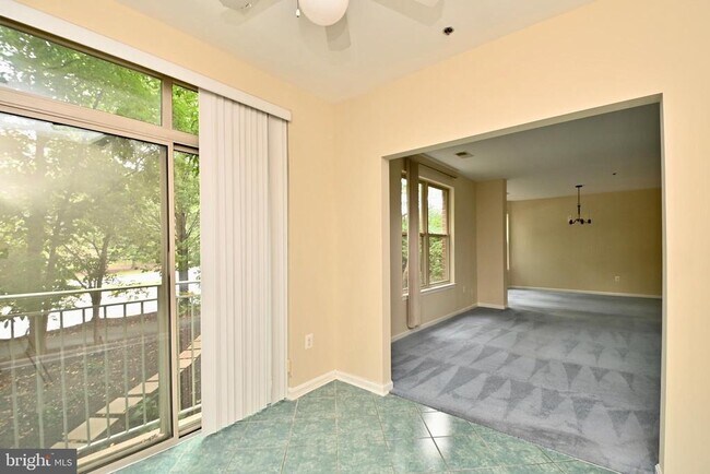 Building Photo - 11775 Stratford House Pl