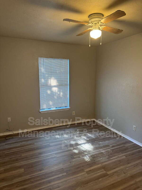 Building Photo - 4506 Nervin St