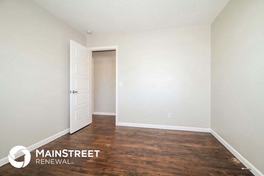 Building Photo - 6332 NW 58th Terrace
