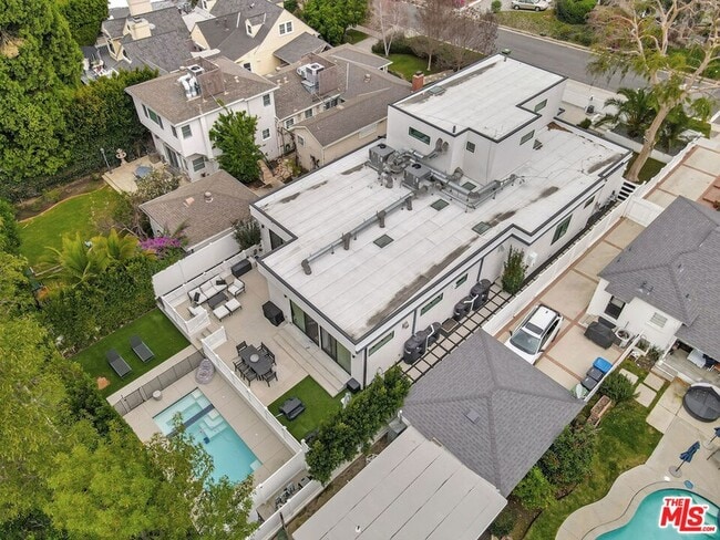 Building Photo - 4203 Saugus Ave