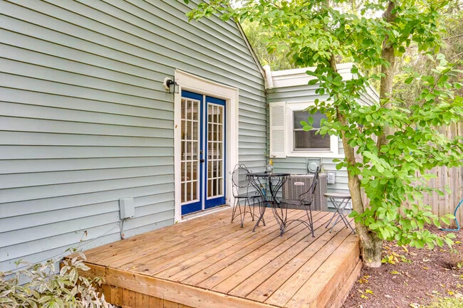 Building Photo - 1518 Riverside Ave