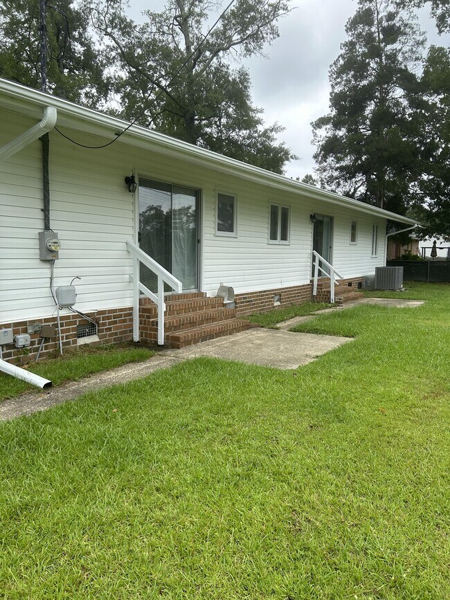 Building Photo - 2515 Reta St