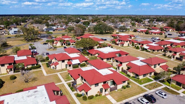 Building Photo - Spanish-Style 3 Bedroom, 2.5 Bath Mediterranean Rooftop Townhouse – Basic Cable & Wi-Fi Included!