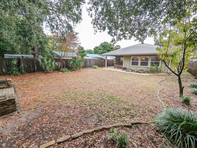 Building Photo - 116 Alder Ave SE