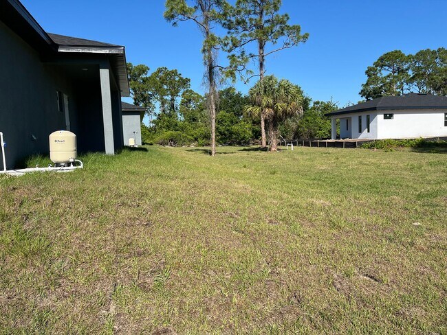 Building Photo - Brand New Home-GREAT LOCATION LEHIGH ACRES