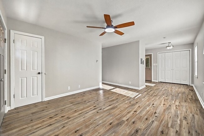 Building Photo - Newly renovated, adorable 3-bedroom, 1-bath home in Rock Hill!