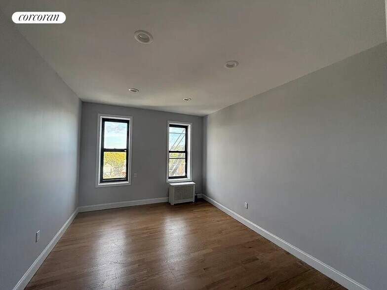 Building Photo - 2197 Ocean Ave