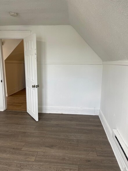 Building Photo - 26 Ella St