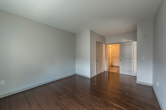 Building Photo - 45 Marion St