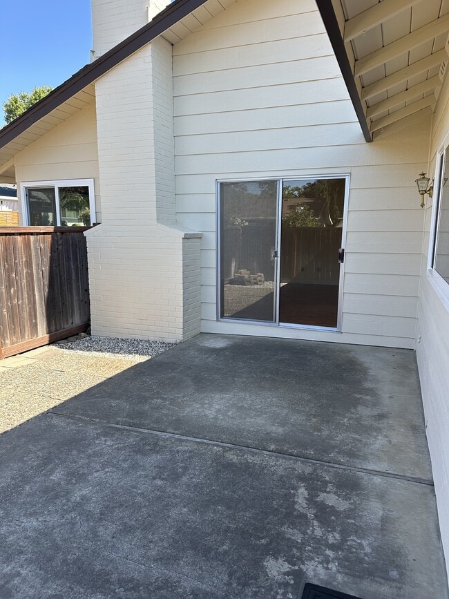 Building Photo - 175 Oak Island Dr