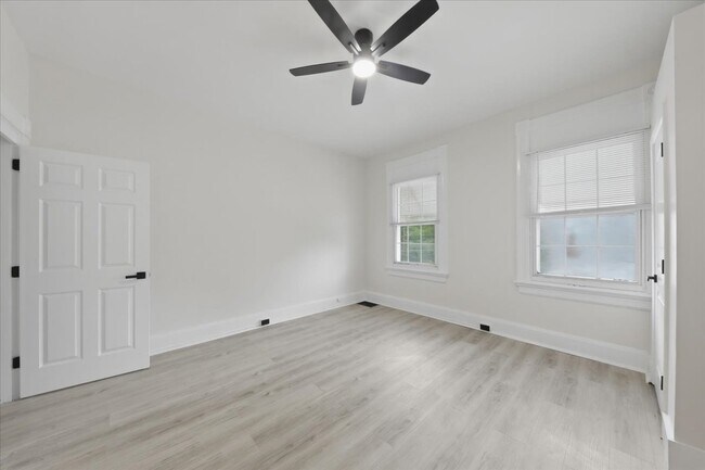 Building Photo - 2502 Halstead St