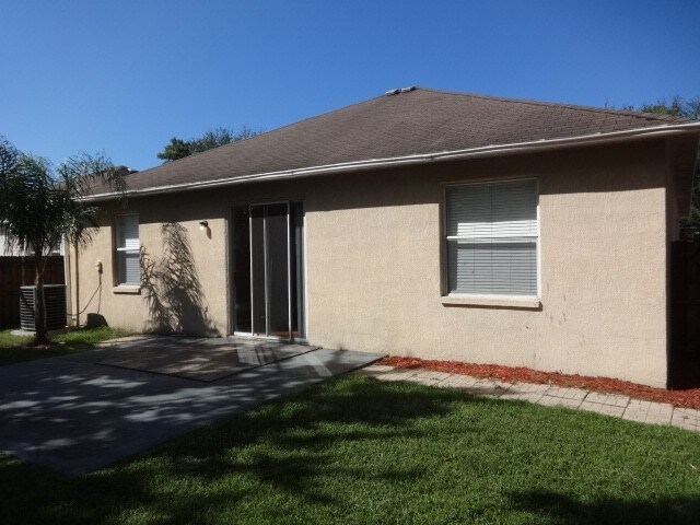 Building Photo - 523 Royal Ridge St