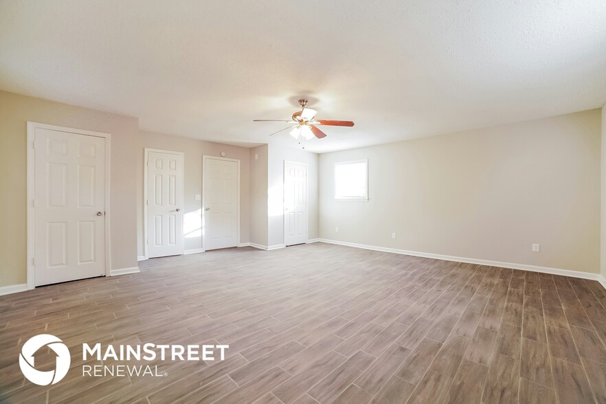 Building Photo - 2141 Carrolton Dr