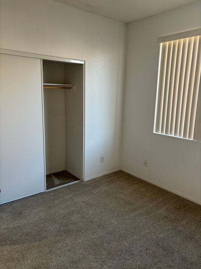 Building Photo - Wonderful single story rental in the heart of Summerlin