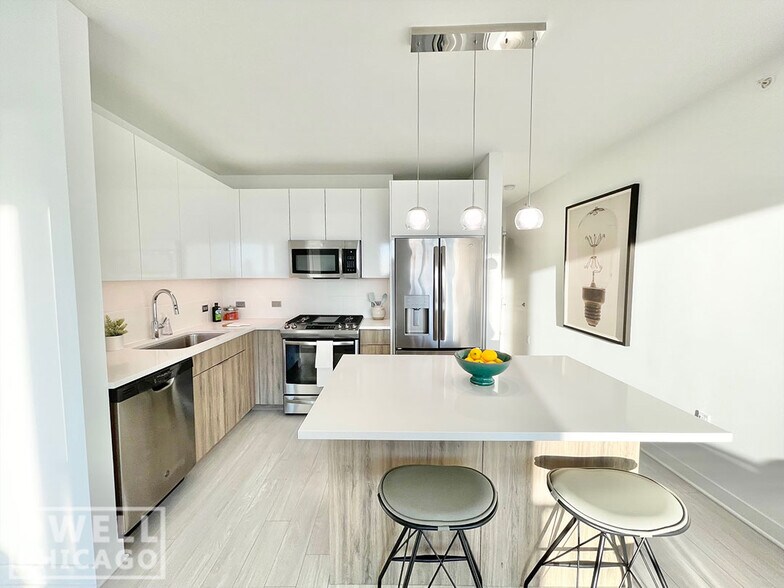 Building Photo - 2337 N Lincoln Ave