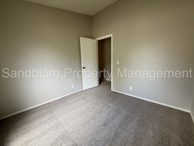 Building Photo - FOR LEASE | Eastland Acres | Available Now!