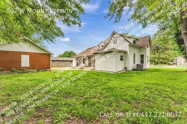 Building Photo - 802 W Mt Vernon St