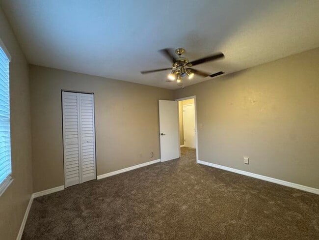 Building Photo - 2/1.5 Townhome in Port Orange