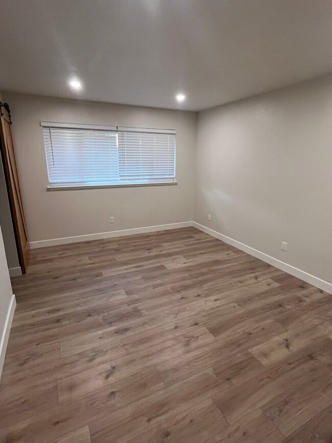 Building Photo - BEAUTIFUL REMODELED HOME IN ROSEVILLE!!