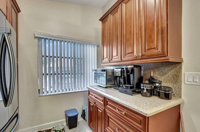 Building Photo - 8046 Summerview Terrace