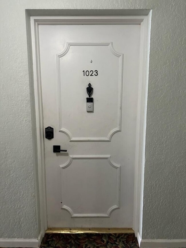 Building Photo - 2220 NE 68th St