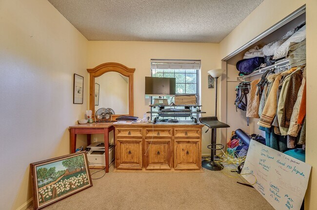 Building Photo - 4 bed, 2 bath Home in Central Fort Collins