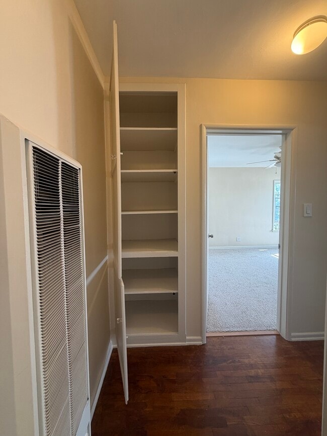 Building Photo - 4222 Russell Ave