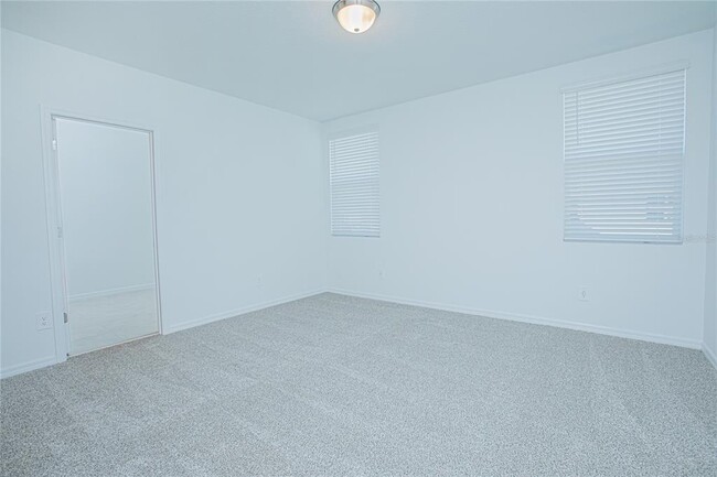 Building Photo - 2930 Sunstar Dr