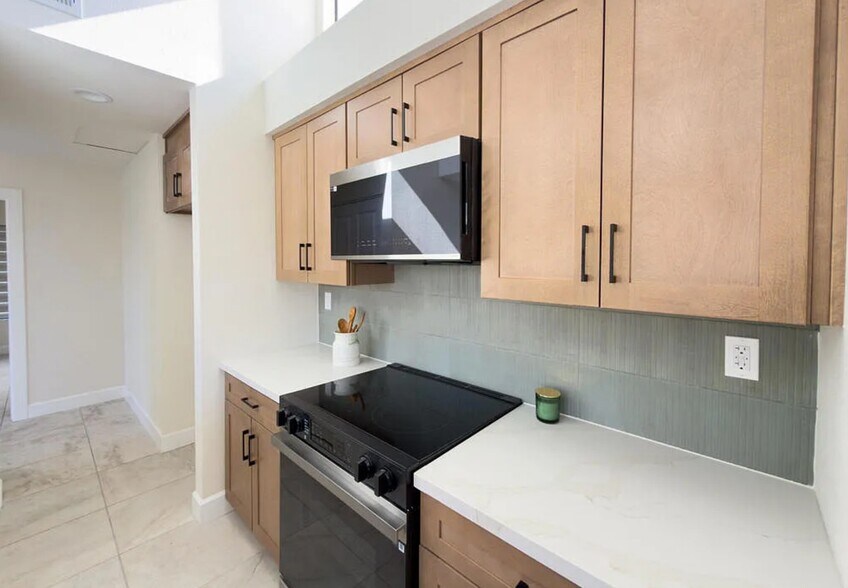 Kitchen - 144 Verde Way