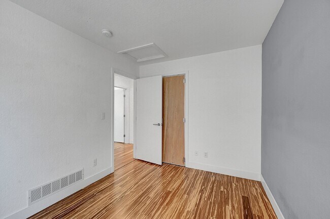 Building Photo - 2,940.95,  3-Bedroom, 1-bathroom Home In Erie with Stunning Backyard Space!