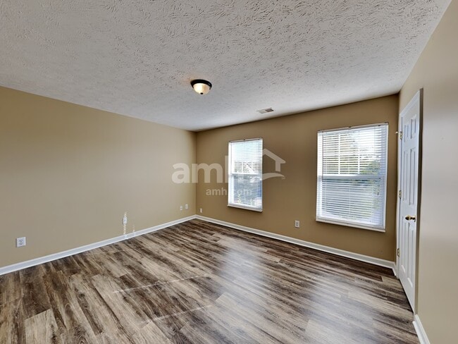 Building Photo - 906 Grand Oak Drive