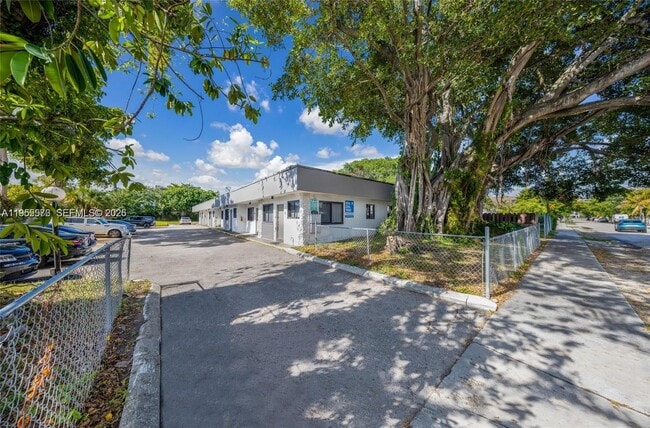 Building Photo - 2237 Taylor St