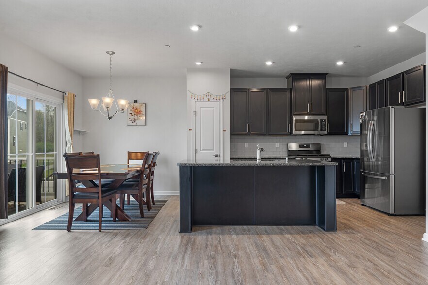 Building Photo - 5103 Spruce Rd